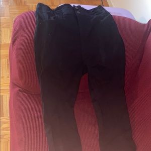 Black jeggings with button